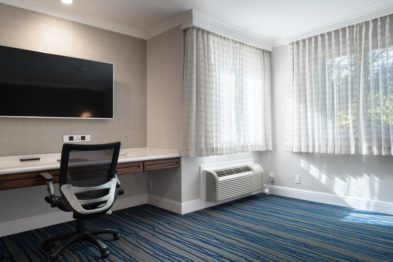 Woodcrest Cupertino 3*